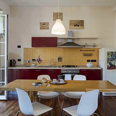 Sunny Apartment Over The Harbor Генуя Екстер'єр фото