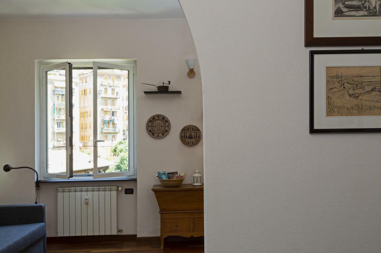 Sunny Apartment Over The Harbor Генуя Екстер'єр фото