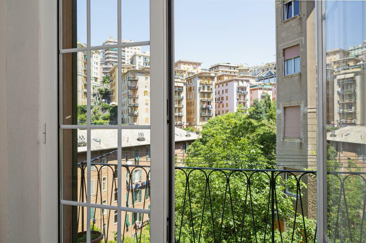 Sunny Apartment Over The Harbor Генуя Екстер'єр фото
